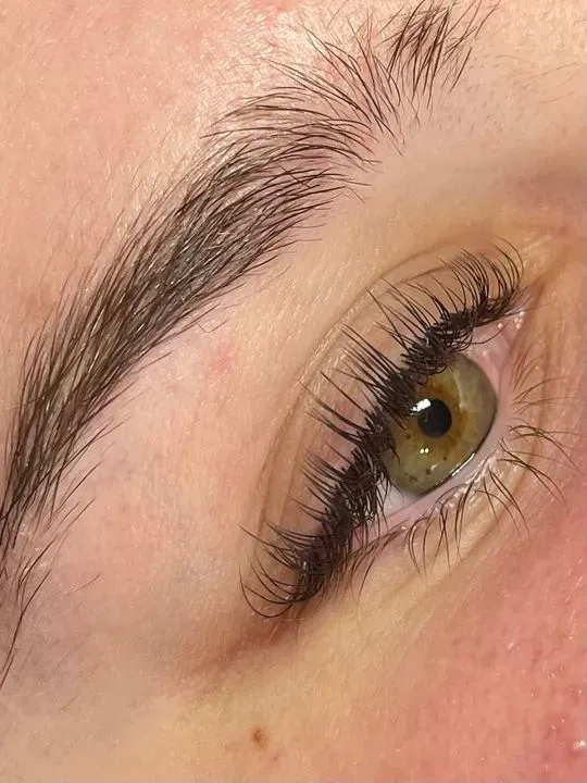 https://cdn.salonspotlight.com/photos/WUEVZo3NNfHIuWzTVdLe/e7ead460-c4ba-4f43-a7b8-9fba2d55fd3e_720x720