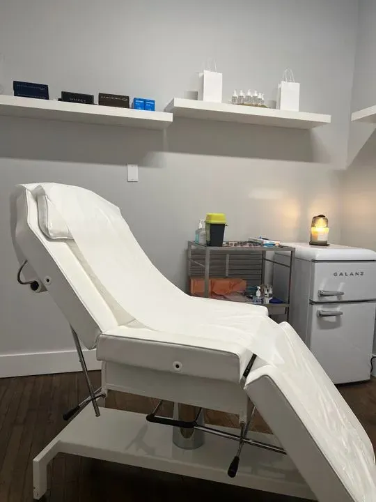 https://cdn.salonspotlight.com/photos/WUEVZo3NNfHIuWzTVdLe/f0167958-7b1f-48e4-8aaf-19a7d7425e42_720x720