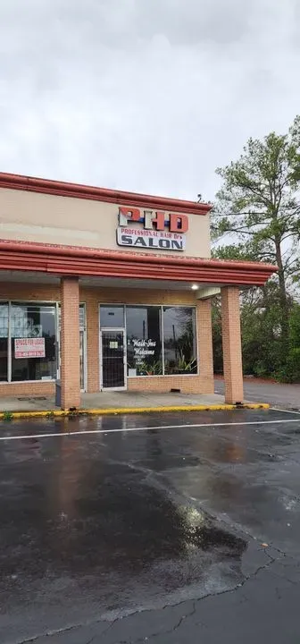 https://cdn.salonspotlight.com/photos/WUgSimvxhWvbetsIYl6K/7819483c-c2fc-4aa6-8fae-d04c70fa8834_720x720