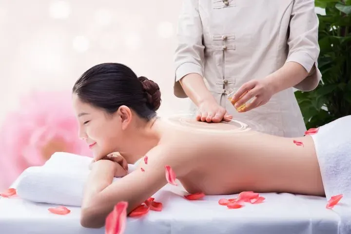 https://cdn.salonspotlight.com/photos/WVJ20rTJa4mEGWBfipu4/06bdbd68-466e-426a-a49f-2b48bb7e900a_720x720