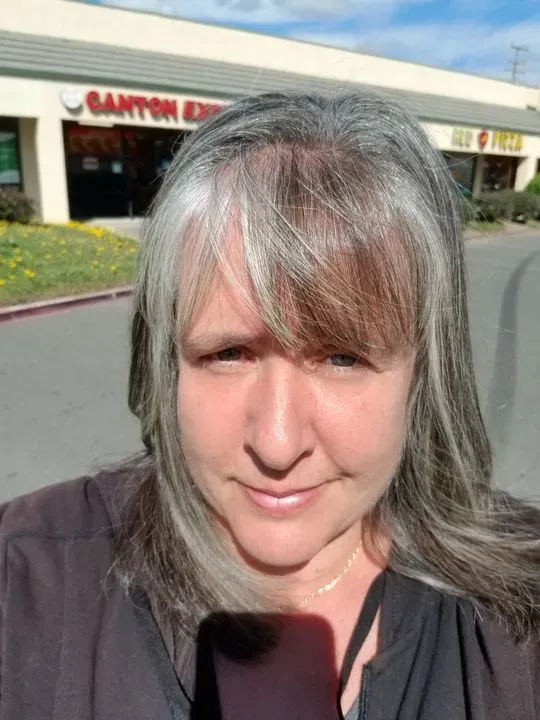 https://cdn.salonspotlight.com/photos/WVJyYtmMgzDLzEWQhBla/8338c050-d1e4-4ff4-9468-c0e3172de2df_720x720