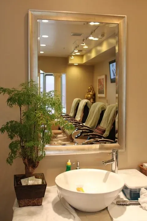https://cdn.salonspotlight.com/photos/WXdDb5VPJQJOUqE5Ovug/1f9a8432-f6c2-43ac-9b42-05c83deac2a8_720x720