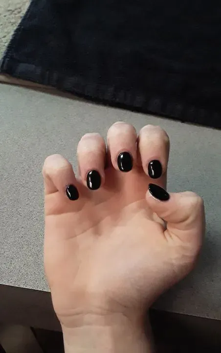 https://cdn.salonspotlight.com/photos/Wajh2bRTB8K4aMGVqMNX/bcd77490-1375-41a4-b030-b58ca5100fb6_720x720