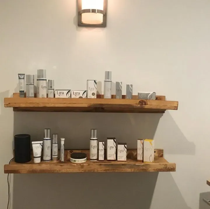 https://cdn.salonspotlight.com/photos/WarfQs5OsElEFW1lj4HP/6d3486be-6dea-4c51-b236-19c9482c78e1_720x720