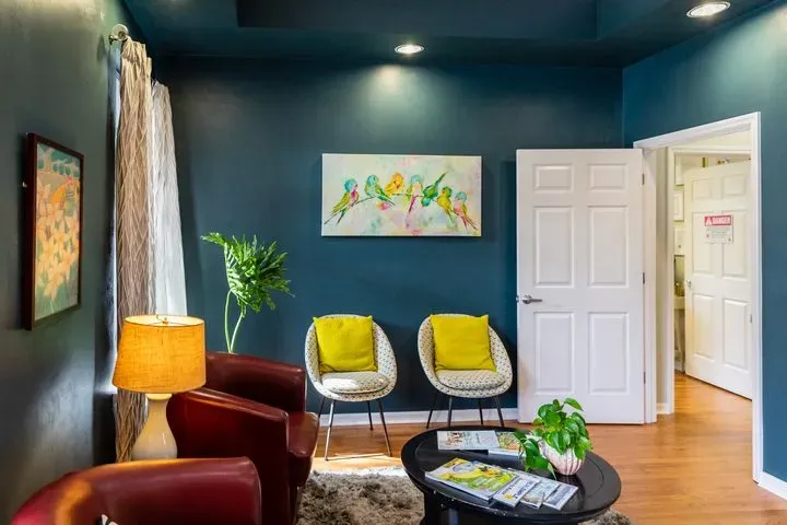 https://cdn.salonspotlight.com/photos/WbQG1x7H3YOYppMHqdnk/1f5d96b0-3185-49b0-b33e-3ba20abcbe24_720x720