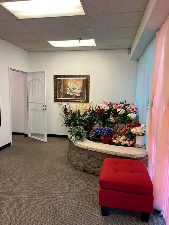 https://cdn.salonspotlight.com/photos/WbS9BFIzFjnxWnyCLk2a/b9ae5315-bdf4-40a0-bb54-8fe8adaee5be_720x720
