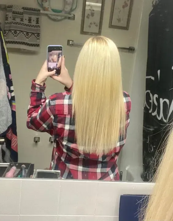 https://cdn.salonspotlight.com/photos/WcA1CCUBhlUE6sMEIkzK/a7cd207f-7538-4713-a5cb-5cd59ddf44f8_720x720