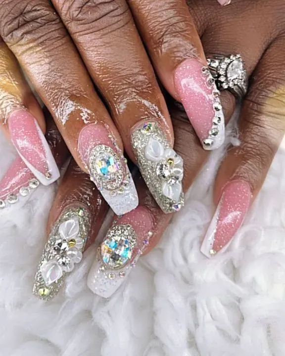 https://cdn.salonspotlight.com/photos/We6N0DPxDq2PSA6S946p/32f020e5-ec74-4696-b521-13ae290a34aa_720x720