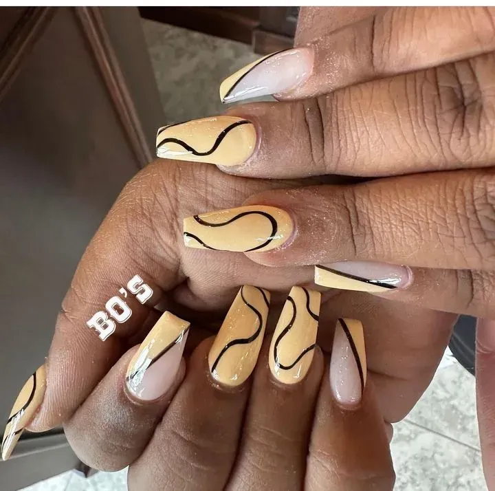 https://cdn.salonspotlight.com/photos/We6N0DPxDq2PSA6S946p/a5d76d8a-0ef8-41d9-945b-51b2c6267bdb_720x720