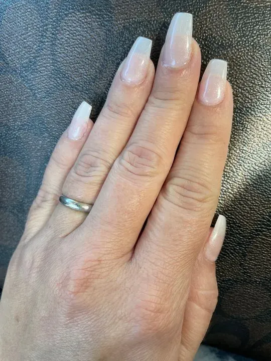 https://cdn.salonspotlight.com/photos/We6N0DPxDq2PSA6S946p/c59bfc05-5130-446b-a2de-bbdf2bc0b298_720x720