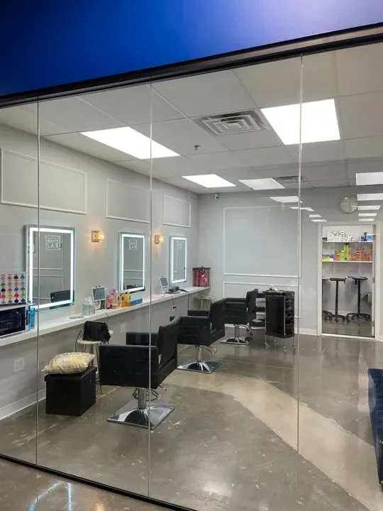 https://cdn.salonspotlight.com/photos/WfTAjW5QWsmkVN2Ud4lD/28bea698-eb24-421a-9e30-606464329351_720x720
