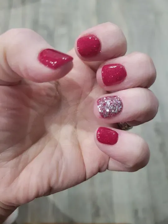 https://cdn.salonspotlight.com/photos/WhNvIUq07ZFpSjtUw5zA/ef578df2-9409-41a3-b2df-59f1df141748_720x720