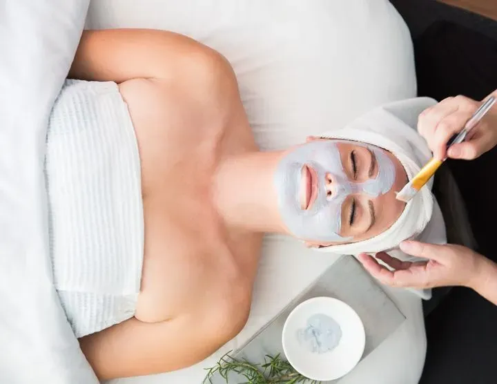 https://cdn.salonspotlight.com/photos/WhoHcnl7CtqH8j4I4JPS/223c84d4-38dd-43a6-8570-e94acd05c1f1_720x720