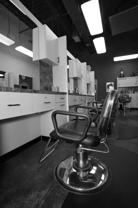 https://cdn.salonspotlight.com/photos/Wj434XLemjATzecxFTEO/2383d209-2d04-4b0e-9a57-60524e99b606_720x720