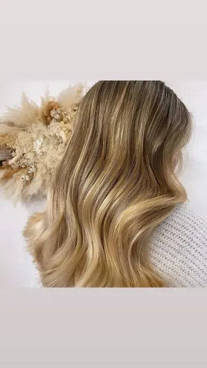 https://cdn.salonspotlight.com/photos/WlOxsa9a3pbNrWOI6iQM/924b9f3d-f732-4487-974e-c27dd37beb4b_720x720