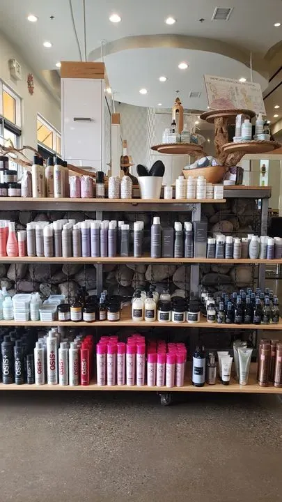 https://cdn.salonspotlight.com/photos/WmxJ0a8mf74gDouDGmho/1e04ab30-b40d-4d7c-b132-1187be59229b_720x720
