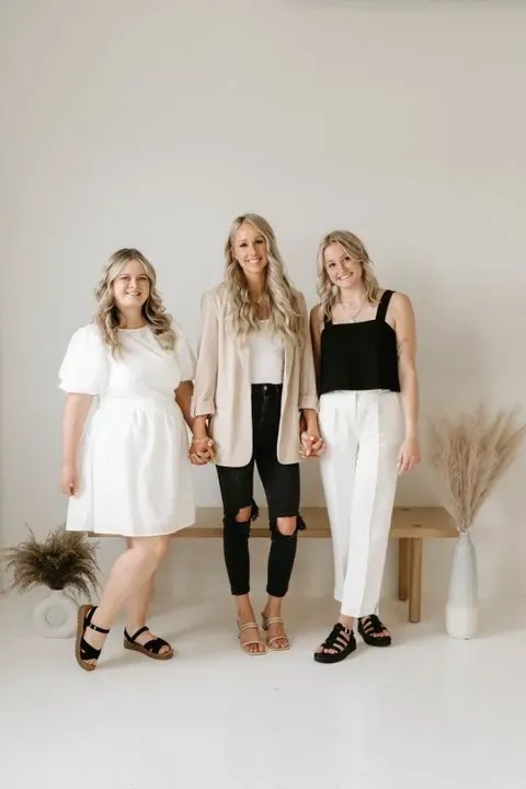 https://cdn.salonspotlight.com/photos/WrSMYxrVTwxYRSTJpCAj/2234bab8-cbc6-4622-a13c-581d5cc77dab_720x720
