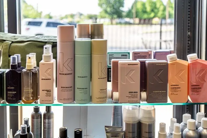 https://cdn.salonspotlight.com/photos/WtFf3wzjTrf3ak4UkeTq/994e6f77-ca9a-4d47-bb7d-96a0dd06a072_720x720