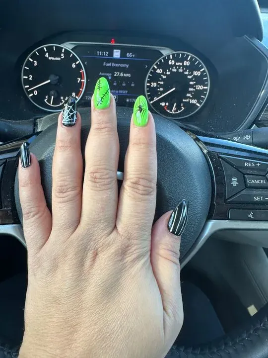 https://cdn.salonspotlight.com/photos/WwDh3V5m4AdvctpgItwG/72c87dac-8756-4582-9d2b-f9dd69972ac9_720x720