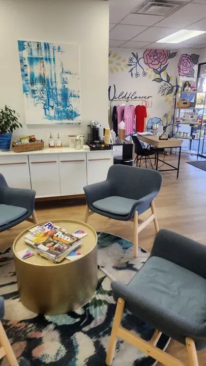 https://cdn.salonspotlight.com/photos/Wx9P9rLuATli1Kl540hg/3ff145bb-2d24-487e-adfe-3d2285e3dee3_720x720