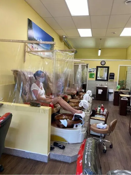 https://cdn.salonspotlight.com/photos/WxqmqfhBEOmvWTEoiT4Z/2e740684-03bf-4b6b-a8b2-be6c846da456_720x720