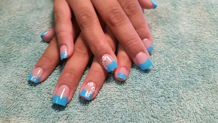 https://cdn.salonspotlight.com/photos/WyeAJo5wxFn1271sgGiG/080019d7-633b-4bd9-8eb2-a6aa0ee8b3f6_720x720