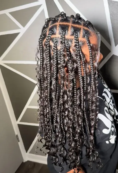 https://cdn.salonspotlight.com/photos/WzykrBfAONF1FUsM3aDf/686e4c63-6095-4a23-9724-c612466fc35e_720x720