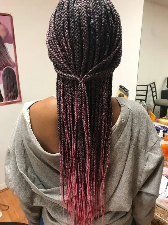 https://cdn.salonspotlight.com/photos/WzykrBfAONF1FUsM3aDf/b30f4daa-e544-49c3-a596-0044313f9b5b_720x720