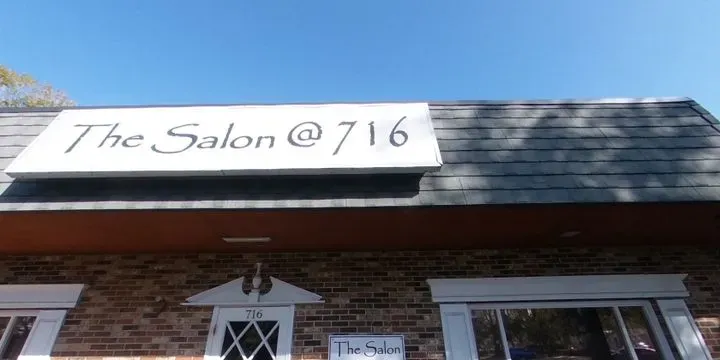 https://cdn.salonspotlight.com/photos/X3UQJrVDSrcXavT5s9mk/5fbb5b7a-7050-4c56-8e32-ae17f66ace99_720x720