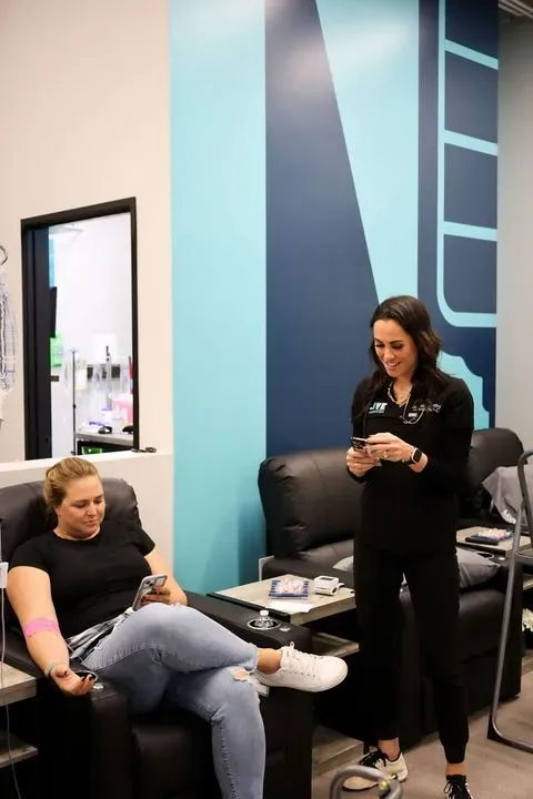 https://cdn.salonspotlight.com/photos/X7hdVWTYE9DOhVaDrmYq/081ced96-45d2-4481-aecc-856a77b97f24_720x720