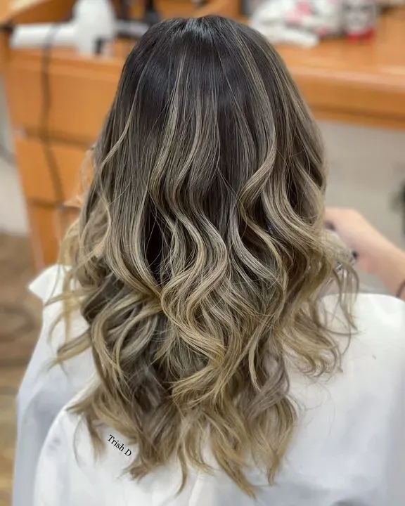 https://cdn.salonspotlight.com/photos/X8vq9kbywW2OA5iB9SHP/a8f2a19b-bfad-4807-9722-1b64008f711c_720x720