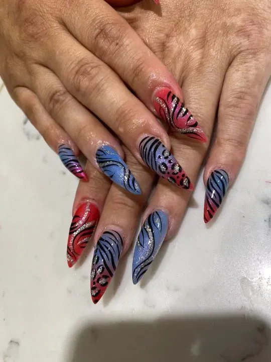 https://cdn.salonspotlight.com/photos/XBADs4j4UiivdFKFJIqJ/69ee7938-af82-42d7-befe-0767a4e458a4_720x720