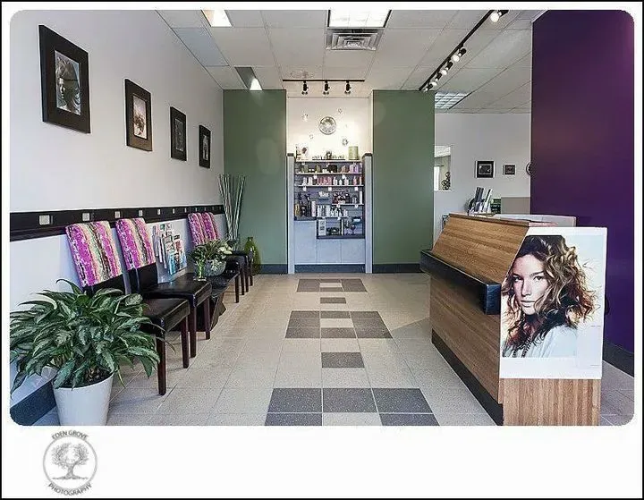 https://cdn.salonspotlight.com/photos/XBjjRw0E74z9jy2udnXU/09cd81b6-1f9a-4c20-a926-4d11019a58b5_720x720