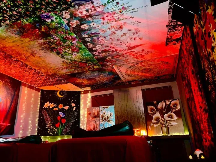 https://cdn.salonspotlight.com/photos/XCyjy7Kf8kdhNryXA8Ro/243e14ab-b3cd-4bf2-b001-872aa10bf423_720x720