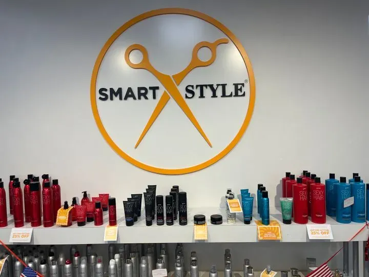 https://cdn.salonspotlight.com/photos/XF5UU9hDWWSloz4FTSg1/7a8bb36b-ff2a-4901-853d-47fc990f96bf_720x720
