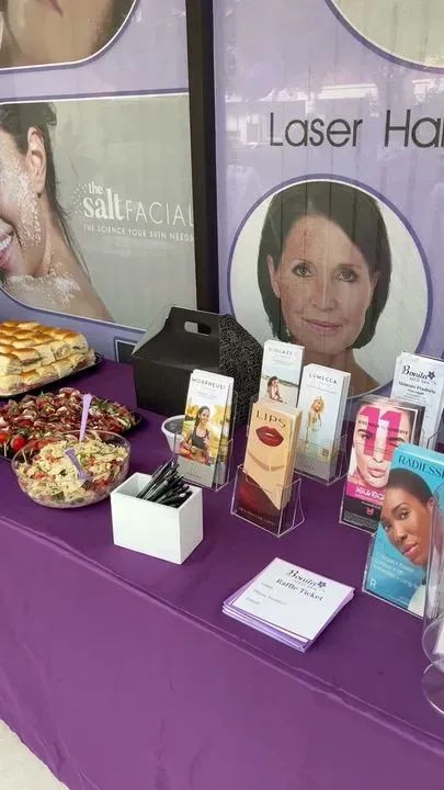 https://cdn.salonspotlight.com/photos/XIhtsRwuW91QXl1hhe8h/02e419ab-adbe-4350-a26b-df3dbf9c2bb1_720x720