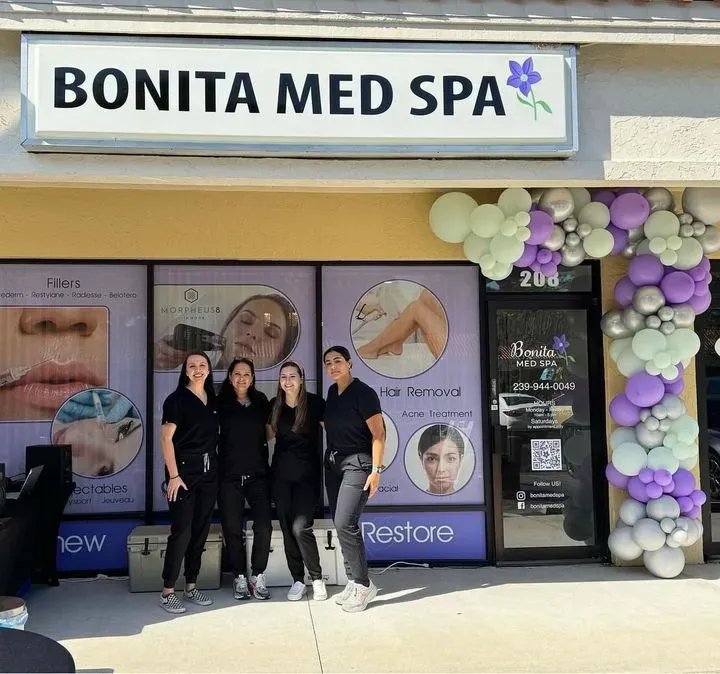 https://cdn.salonspotlight.com/photos/XIhtsRwuW91QXl1hhe8h/25cd4bf6-4a06-4d0d-a3c1-e112bd126869_720x720