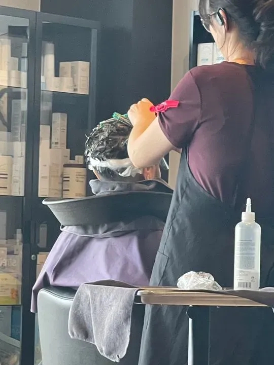 https://cdn.salonspotlight.com/photos/XJcRd578efXB9WnJLAQ9/e4337d49-4f45-49df-a5f7-2fd68e66d5c7_720x720