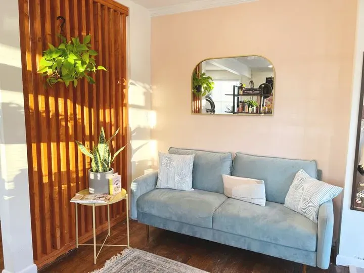 https://cdn.salonspotlight.com/photos/XMxe5x3vUw6kO9XpkvqO/920fe4ef-32a4-4178-8ebc-69d58af095cb_720x720