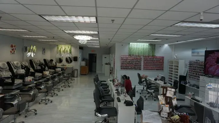 https://cdn.salonspotlight.com/photos/XOMgZ3M5qi8ojOauBZGd/427172c5-6a1b-4ac3-b728-0fa282d1c55e_720x720