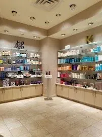 https://cdn.salonspotlight.com/photos/XPAVpocNsPVXk5Xr82YM/a1b49dd1-dc16-4966-b59d-9ce7a091ce2e_720x720