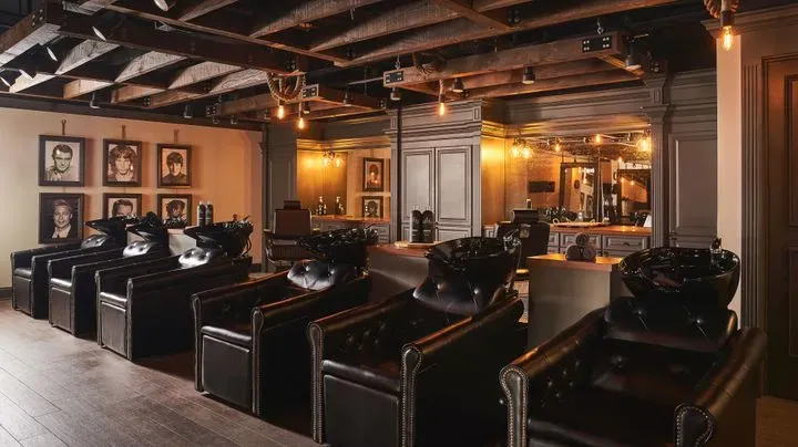 https://cdn.salonspotlight.com/photos/XPLCoVzlJwaPu8scTyrm/29f76928-58a9-495d-8df4-4a2d0200df5e_720x720