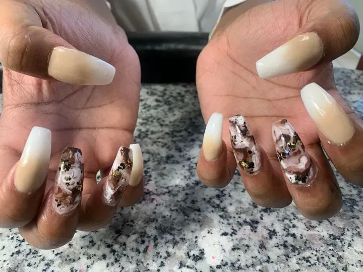 https://cdn.salonspotlight.com/photos/XPnHHVMXfDZ6O6oy0eWZ/6db7e694-e956-41b4-b1b4-dae1762b9ce4_720x720