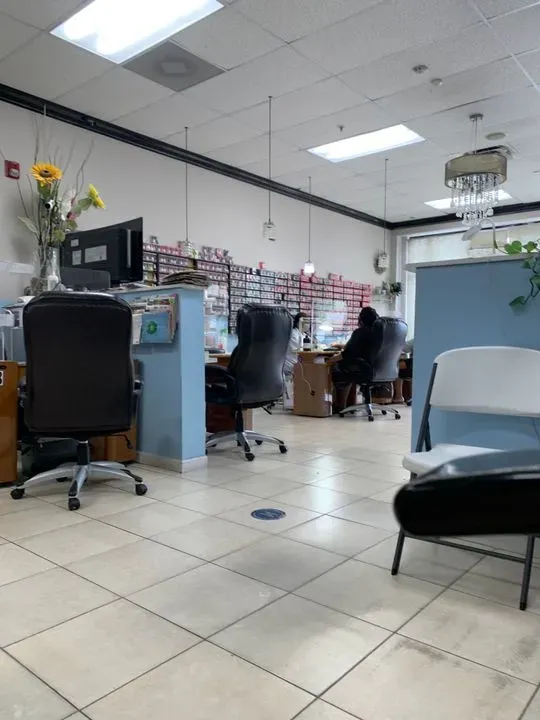 https://cdn.salonspotlight.com/photos/XPnHHVMXfDZ6O6oy0eWZ/c4ca203b-d4fe-4e37-bb5b-df86f20e8f5f_720x720