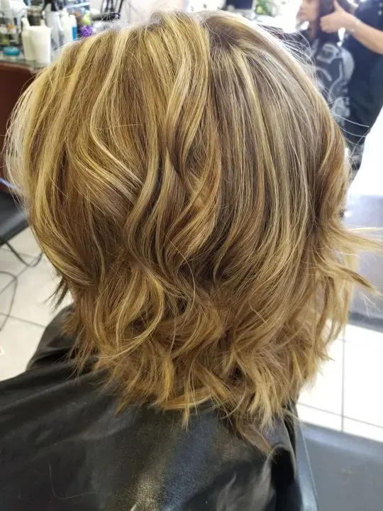 https://cdn.salonspotlight.com/photos/XQeRdkziugKKFwOErH3p/811b3980-b9c2-48bc-a53a-17ebfa6a8857_720x720