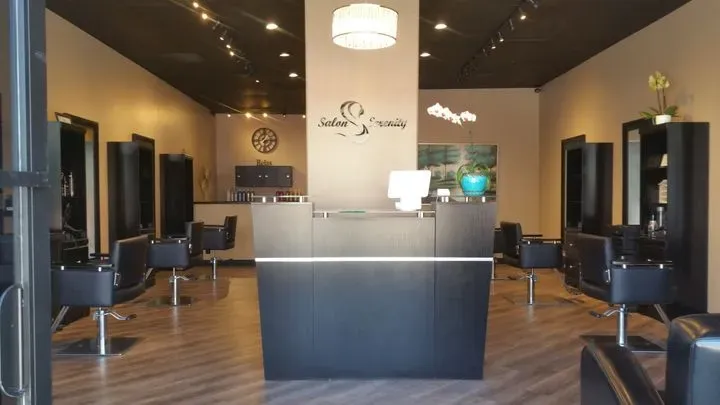https://cdn.salonspotlight.com/photos/XQykealQJ8OjEQo0AbdD/02e4a490-f07a-4e0e-b633-c086051f8c13_720x720