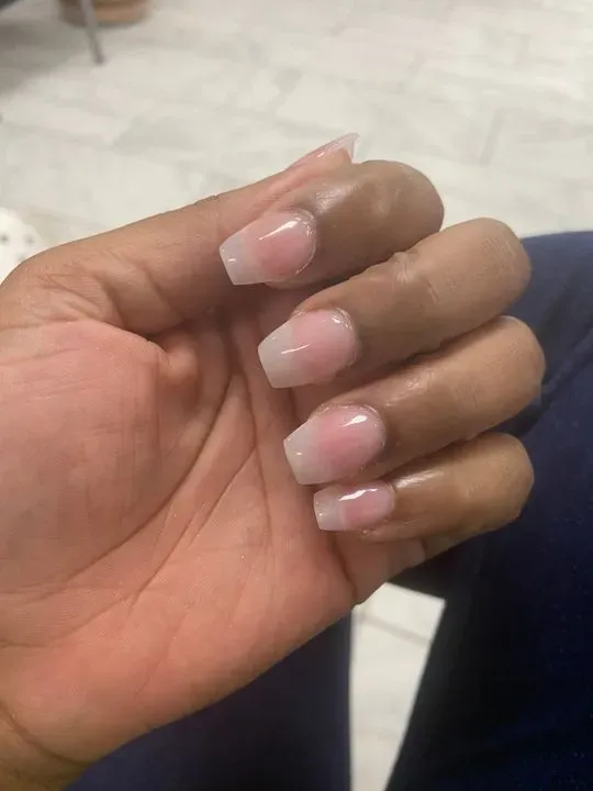 https://cdn.salonspotlight.com/photos/XR6Ck2BC7JpuAwo8dpTx/ed17e93f-0bf0-4c06-90c1-376d4cfc4674_720x720