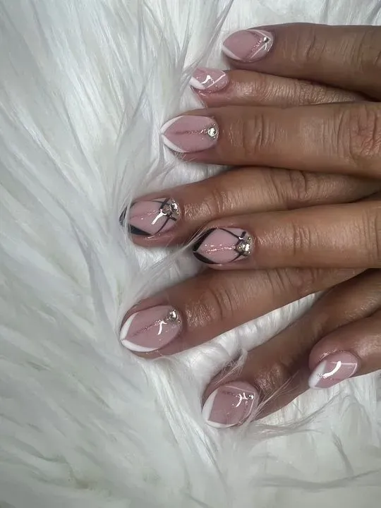 https://cdn.salonspotlight.com/photos/XTOqvHqHlmzsEc5jiiPT/3ed83357-f0ae-4638-be55-85c81e859889_720x720