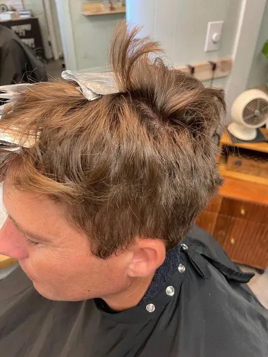 https://cdn.salonspotlight.com/photos/XUA5eSVlT4AxDQGz67xz/ca959bf7-8678-434f-87de-12d401820a58_720x720