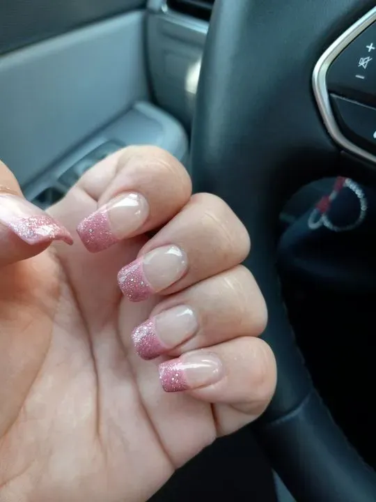 https://cdn.salonspotlight.com/photos/XUW0TILZCOJ8DObGr1gk/9636d976-2f6c-4bcb-a0dc-cf9c3fc7014d_720x720